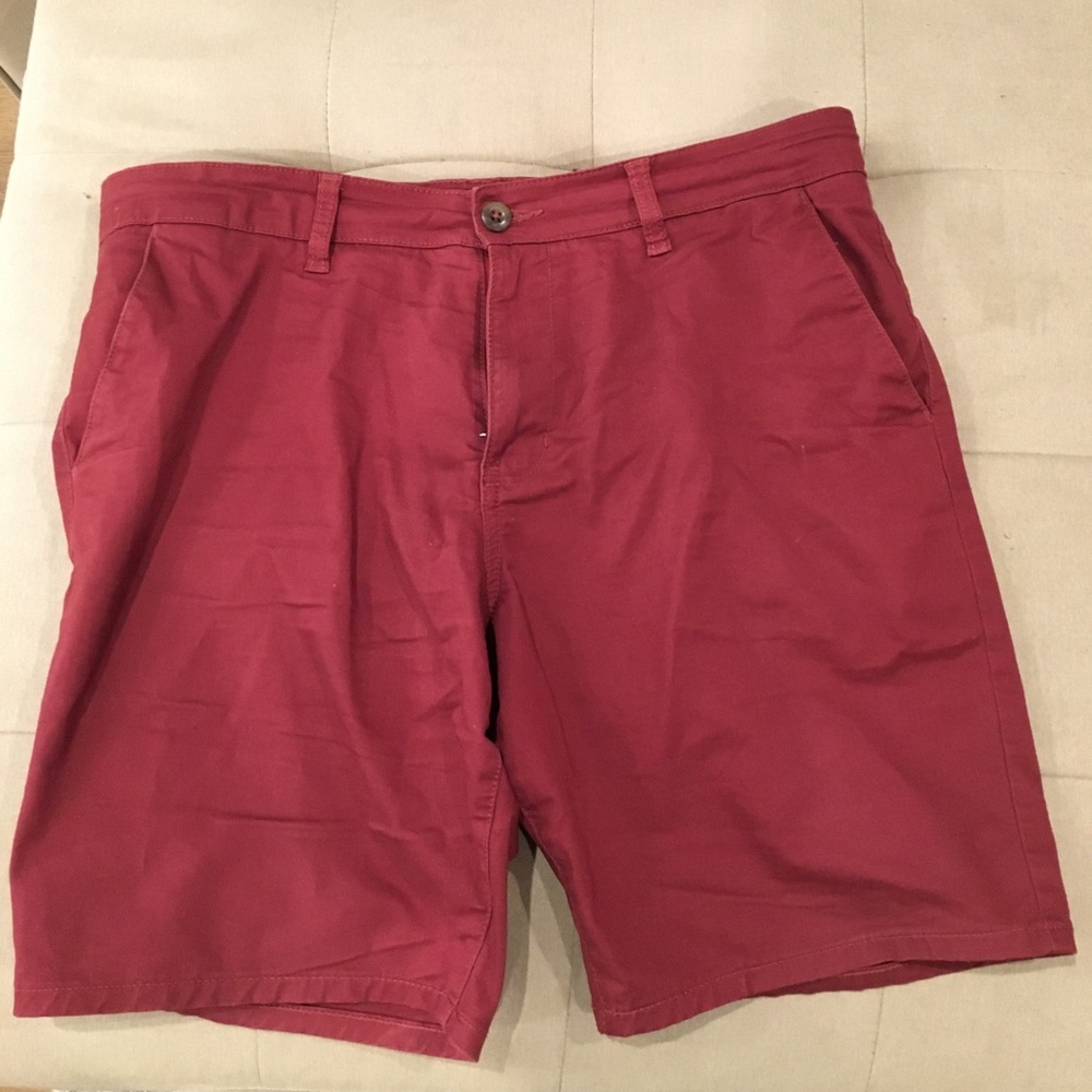 RSQ mid-length chino shorts!!!